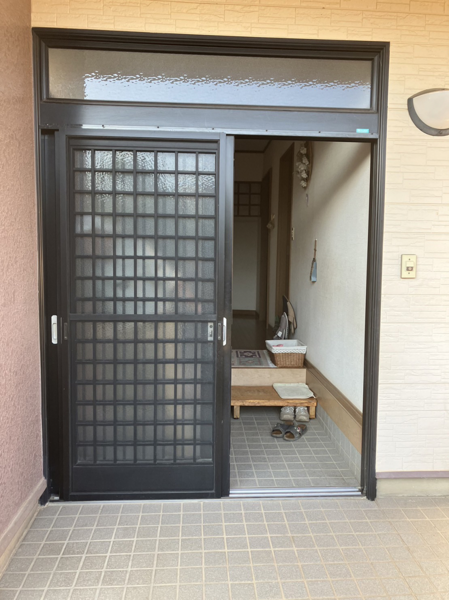 アルファトーヨー住器のリシェント「玄関引戸」施工例の施工前の写真1
