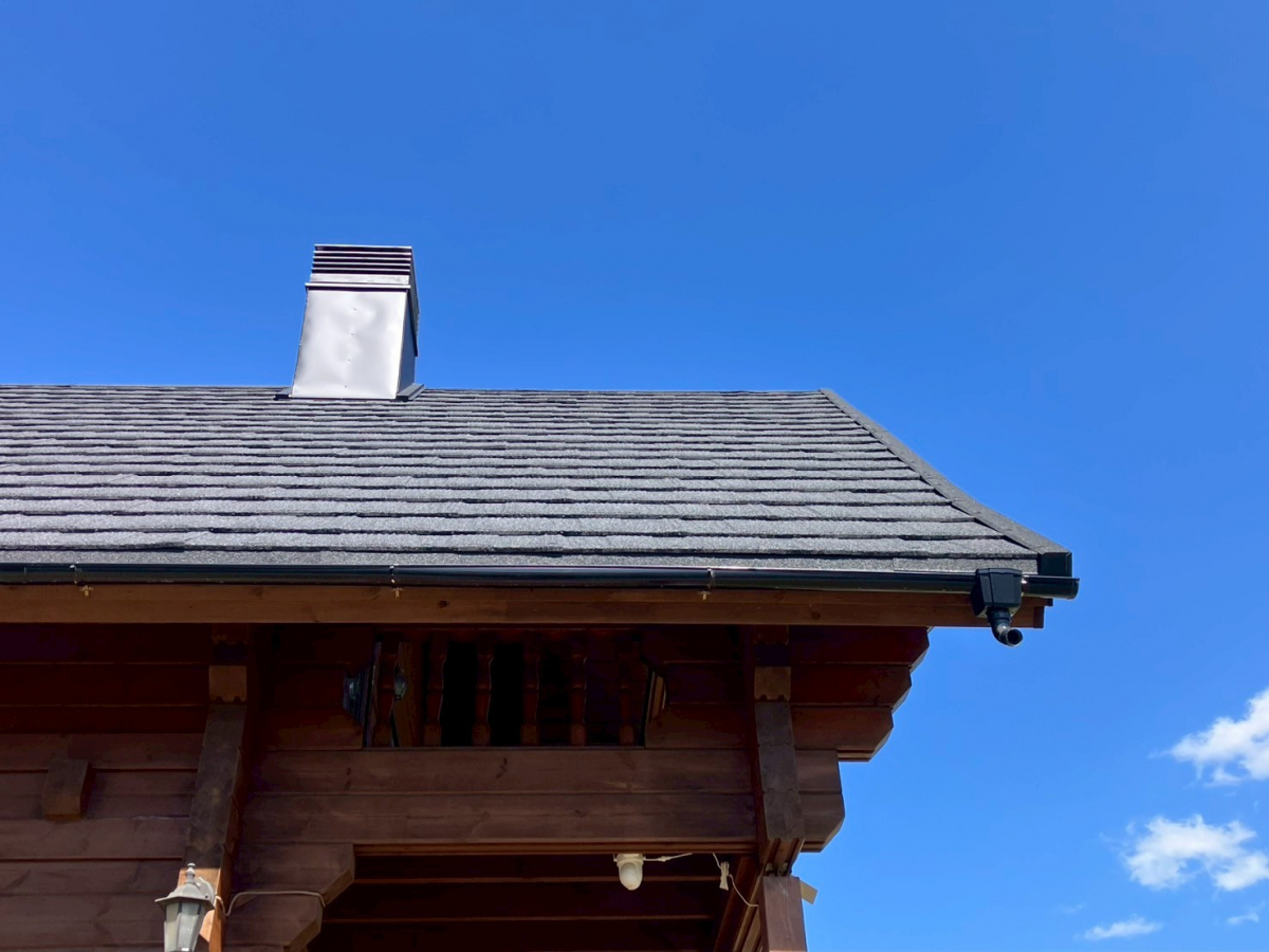 アルファトーヨー住器の【南牧村】軽くて丈夫！リクシルのTルーフで安心の屋根リフォームの施工後の写真2