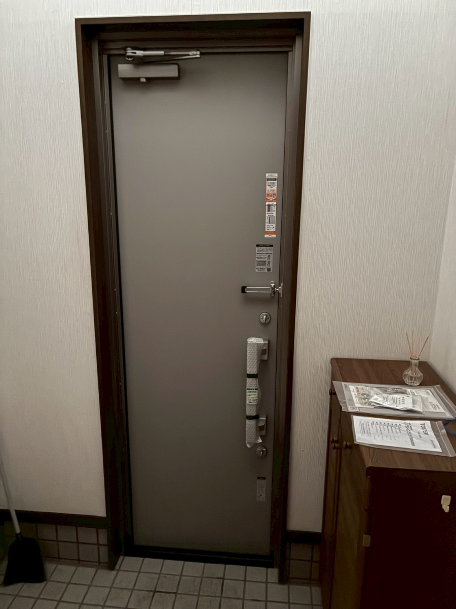 アルファトーヨー住器の【軽井沢町】玄関の“ガタ”がきっかけで補助金活用!リシェントで新しい毎日への施工後の写真2