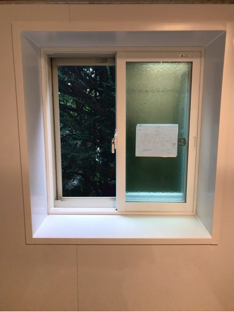 アルファトーヨー住器の【軽井沢町】玄関も窓もまとめて快適に。補助金で叶えた賢いリフォームの施工後の写真1