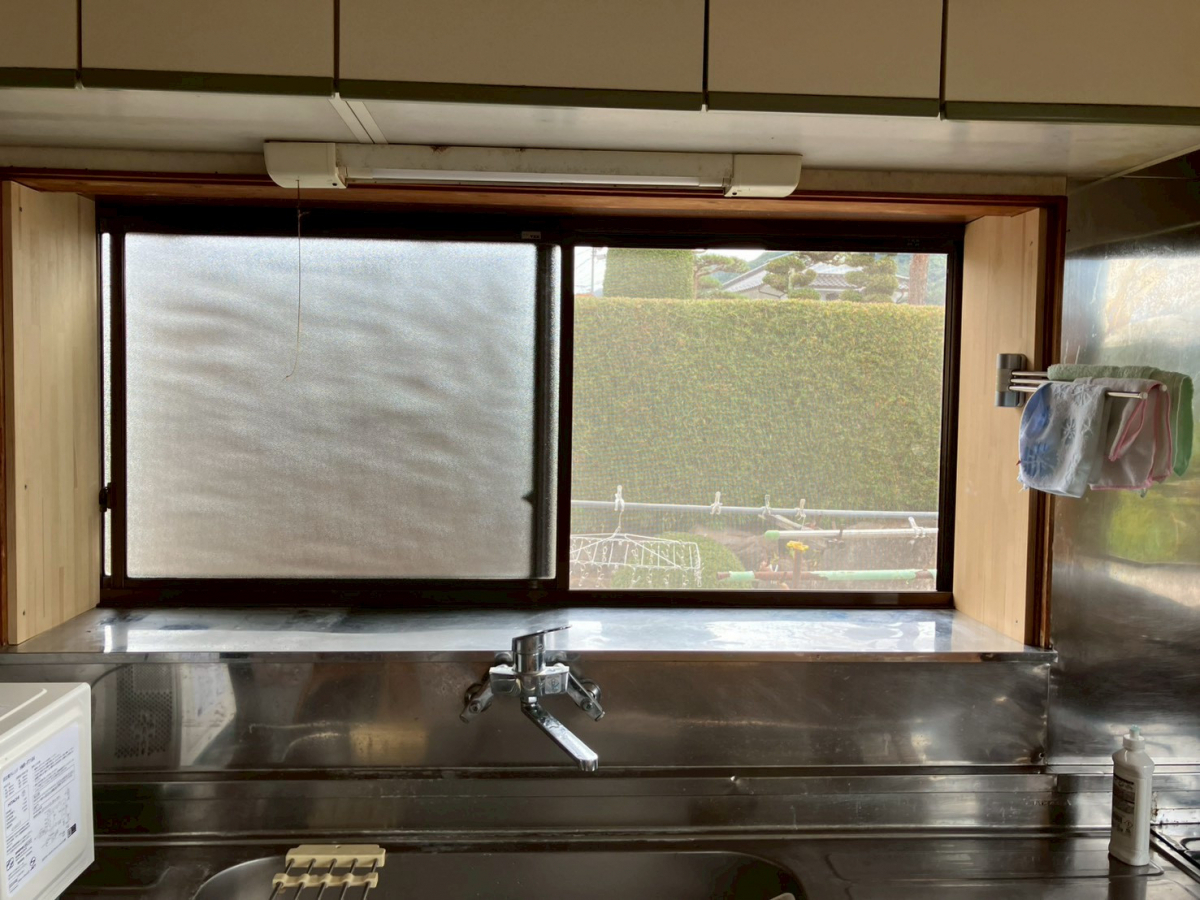 アルファトーヨー住器の【佐久市】「想像以上に快適！」寝室に続いてリビング・和室にもインプラスを採用の施工前の写真1