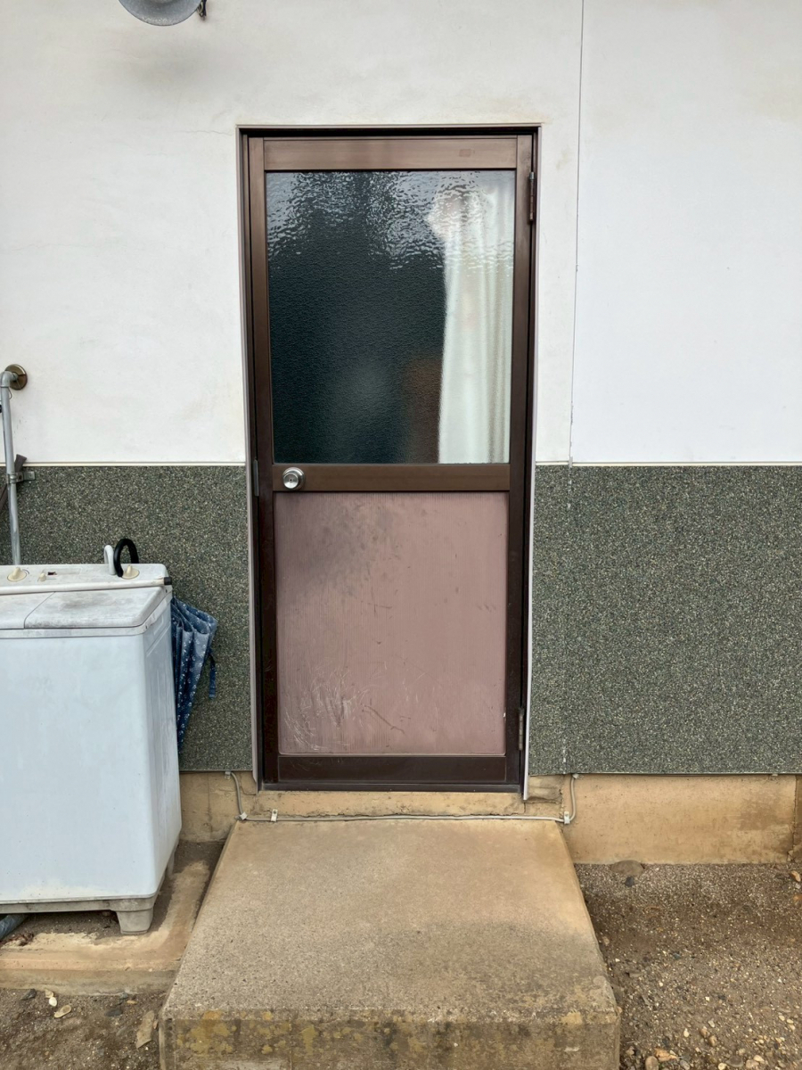 アルファトーヨー住器の【佐久市】「想像以上に快適！」寝室に続いてリビング・和室にもインプラスを採用の施工前の写真3