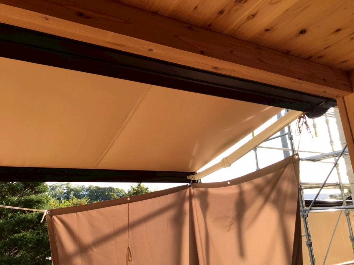 アルファトーヨー住器の【佐久市】夏の日差しをおしゃれにカット！LIXIL彩風でつくる快適空間の施工後の写真1