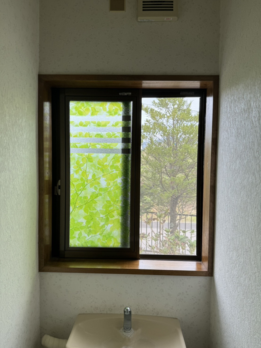 アルファトーヨー住器の【御代田町】寒さ対策にインプラス！営業の人柄で決めてくれたお客様の施工例の施工前の写真1