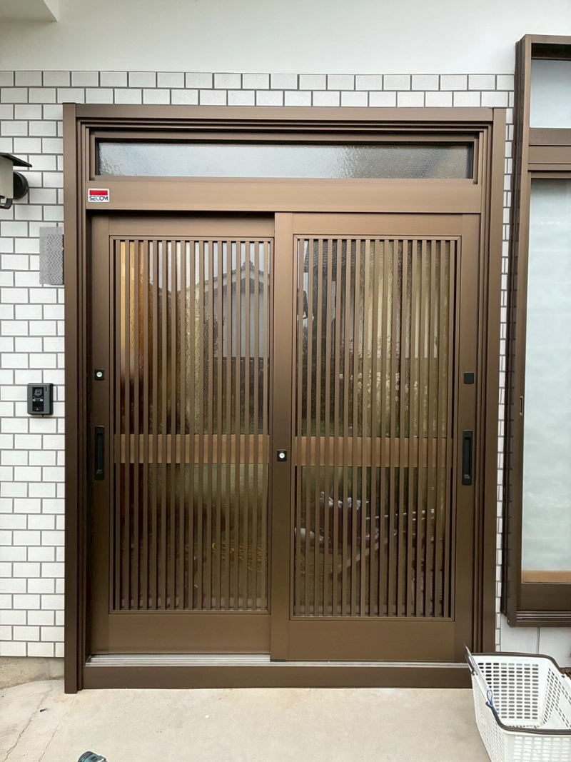 アルファトーヨー住器の【佐久市】鍵を変えるより“玄関まるごと”リシェントでリフォーム！安心感がぐっとアップの施工後の写真1