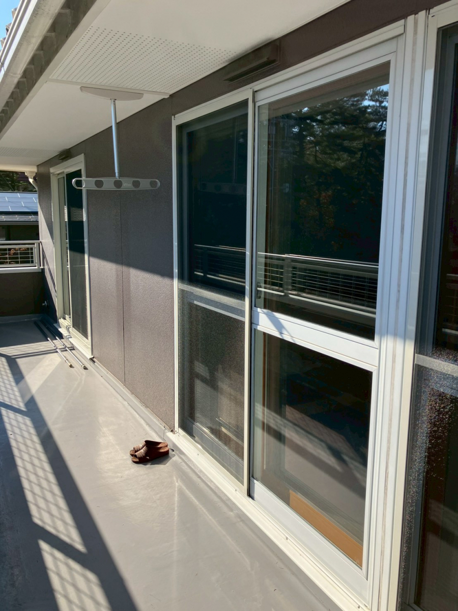 アルファトーヨー住器の【軽井沢町】お得な補助金を知って即決！1階に続き2階の窓も快適にの施工後の写真2