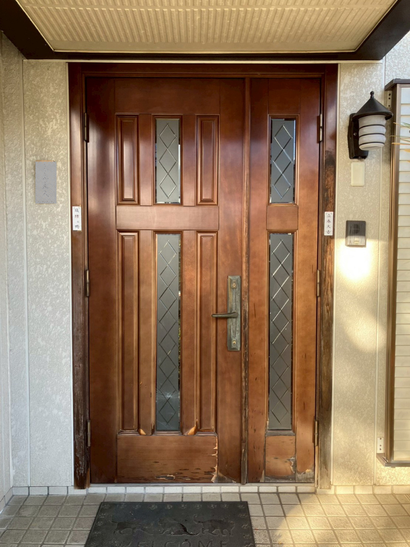 アルファトーヨー住器の【佐久穂町】築30年超の住まい、玄関から見直し。すきま風を解消したリシェント施工例の施工前の写真1