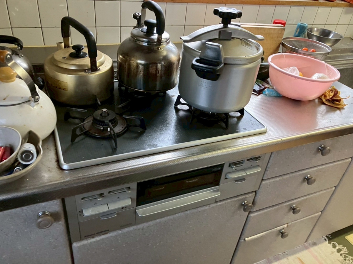 アルファトーヨー住器の【佐久市】ガスコンロを新しく交換。毎日の料理が安心・快適にの施工前の写真1