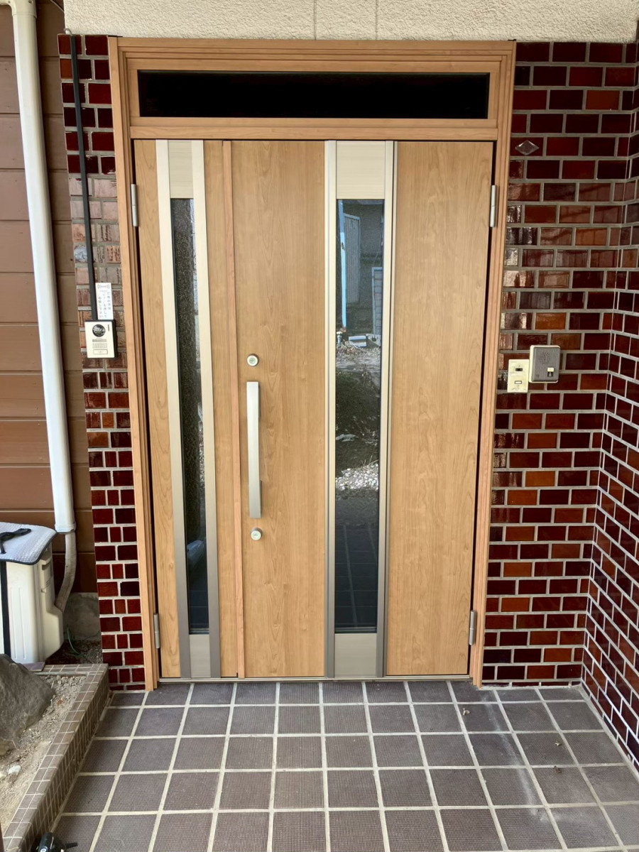 アルファトーヨー住器の【小諸市】鍵の不具合がきっかけに｜玄関ドア交換で防犯性アップの施工後の写真1