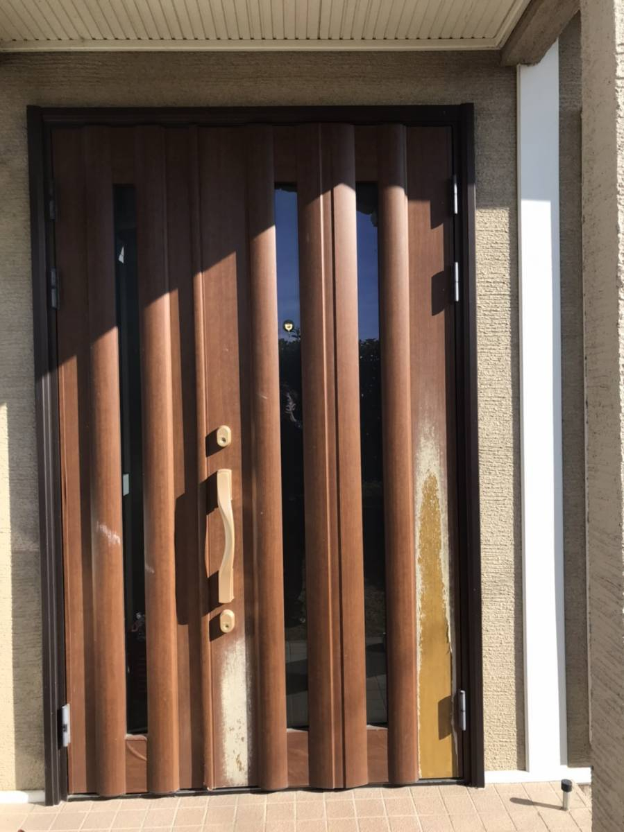 アルファトーヨー住器のリシェント「玄関ドア」施工例の施工前の写真1