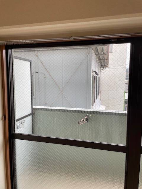 広島ガラス建材トーヨー住器のガラス割替の施工後の写真1