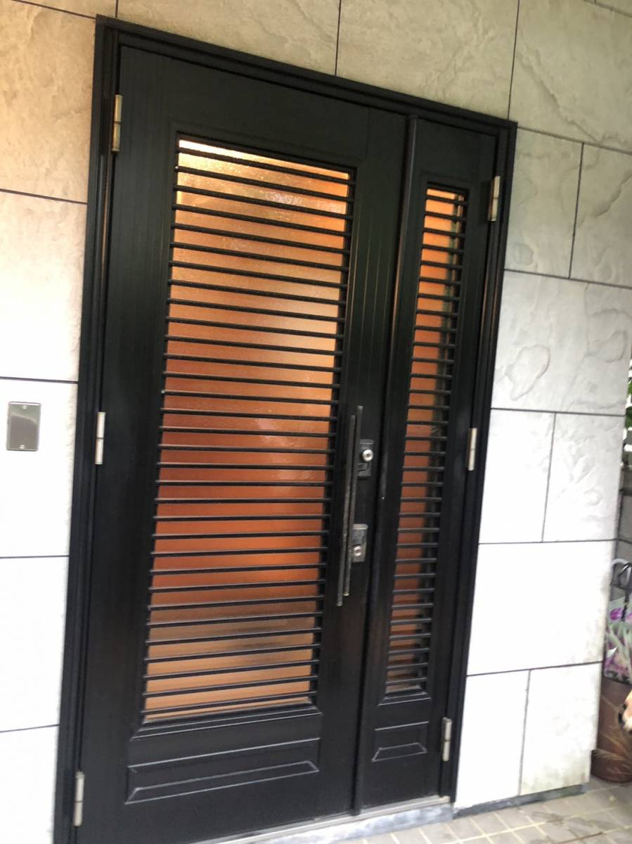 広島ガラス建材トーヨー住器のリシェント玄関ドア取替の施工前の写真1