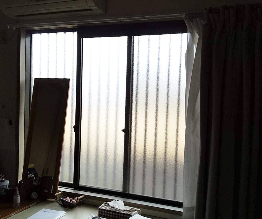 広島ガラス建材トーヨー住器の事務員自宅インプラス取付工事　追加しましたの施工前の写真2
