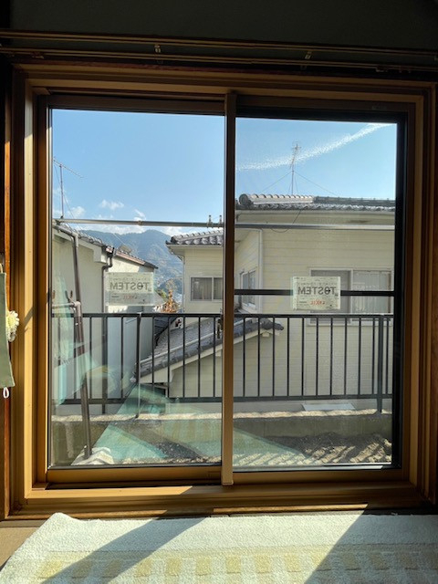 広島ガラス建材トーヨー住器のカバー工法のリプラスで窓交換の施工後の写真2