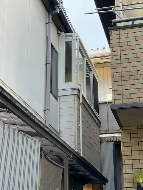 広島ガラス建材トーヨー住器の２階バルコニーをサンルームに　サニージュ工事の施工後の写真1