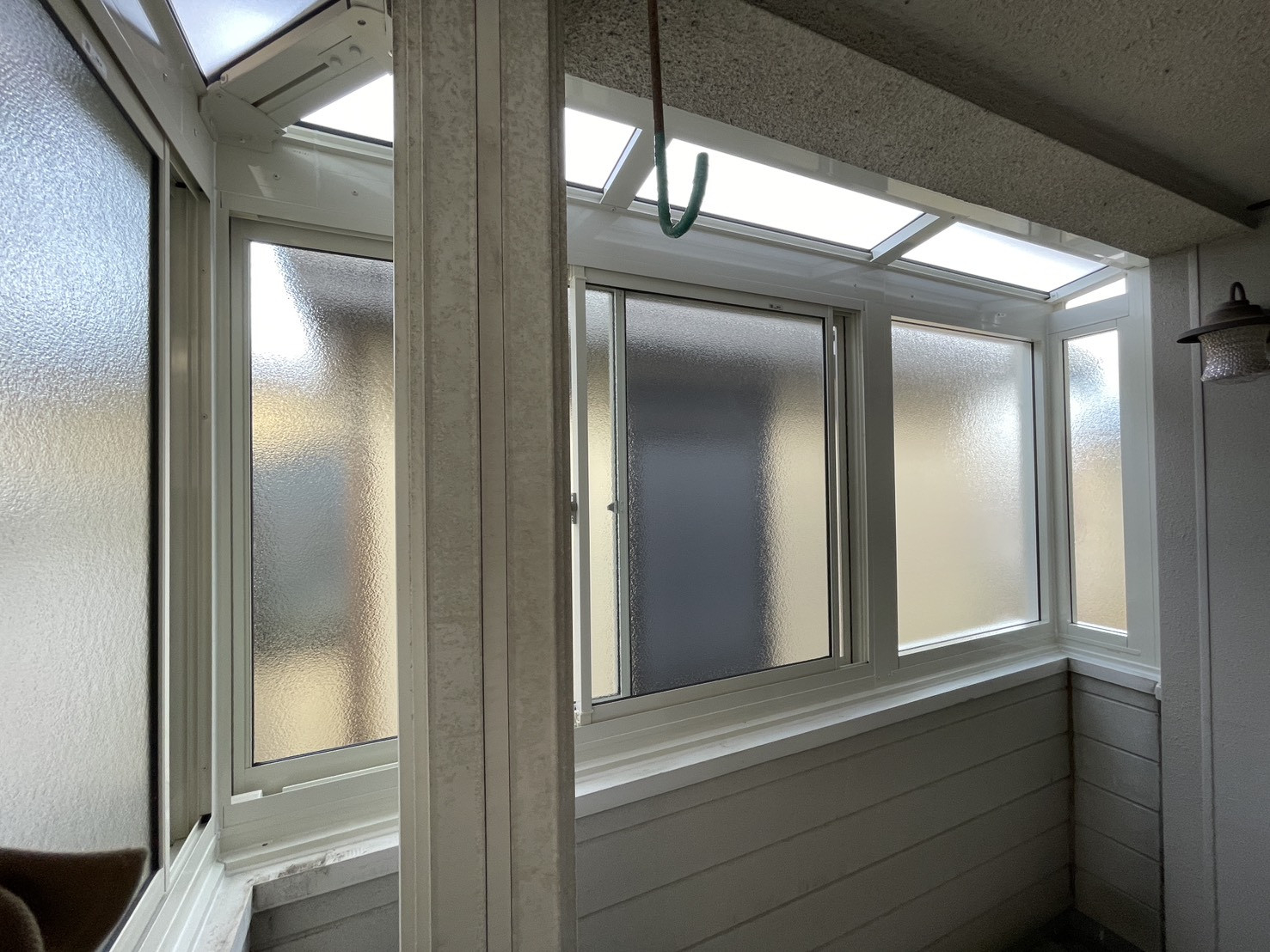 広島ガラス建材トーヨー住器の２階バルコニーをサンルームに　サニージュ工事の施工後の写真2