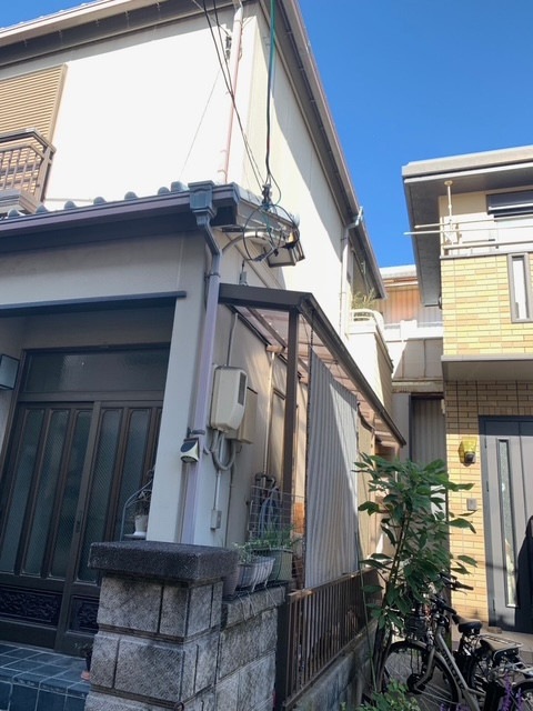 広島ガラス建材トーヨー住器の２階バルコニーをサンルームに　サニージュ工事の施工前の写真1