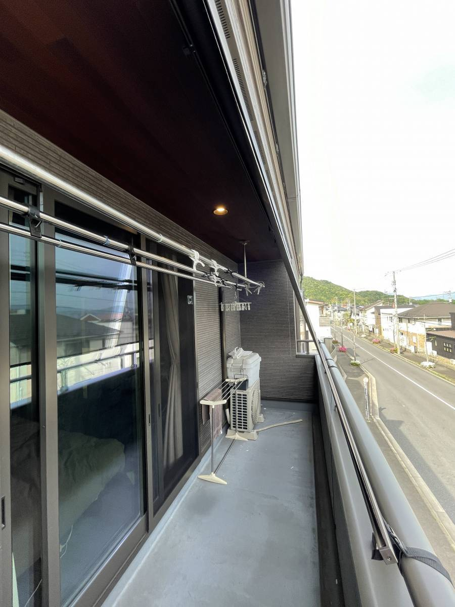 広島ガラス建材トーヨー住器の日射遮蔽　スタイルシェードの施工後の写真2