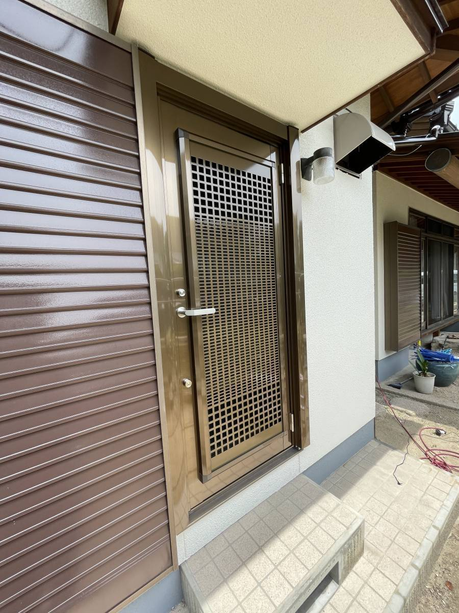 広島ガラス建材トーヨー住器の1dayリフォーム　リシェント　勝手口ドアの施工後の写真3
