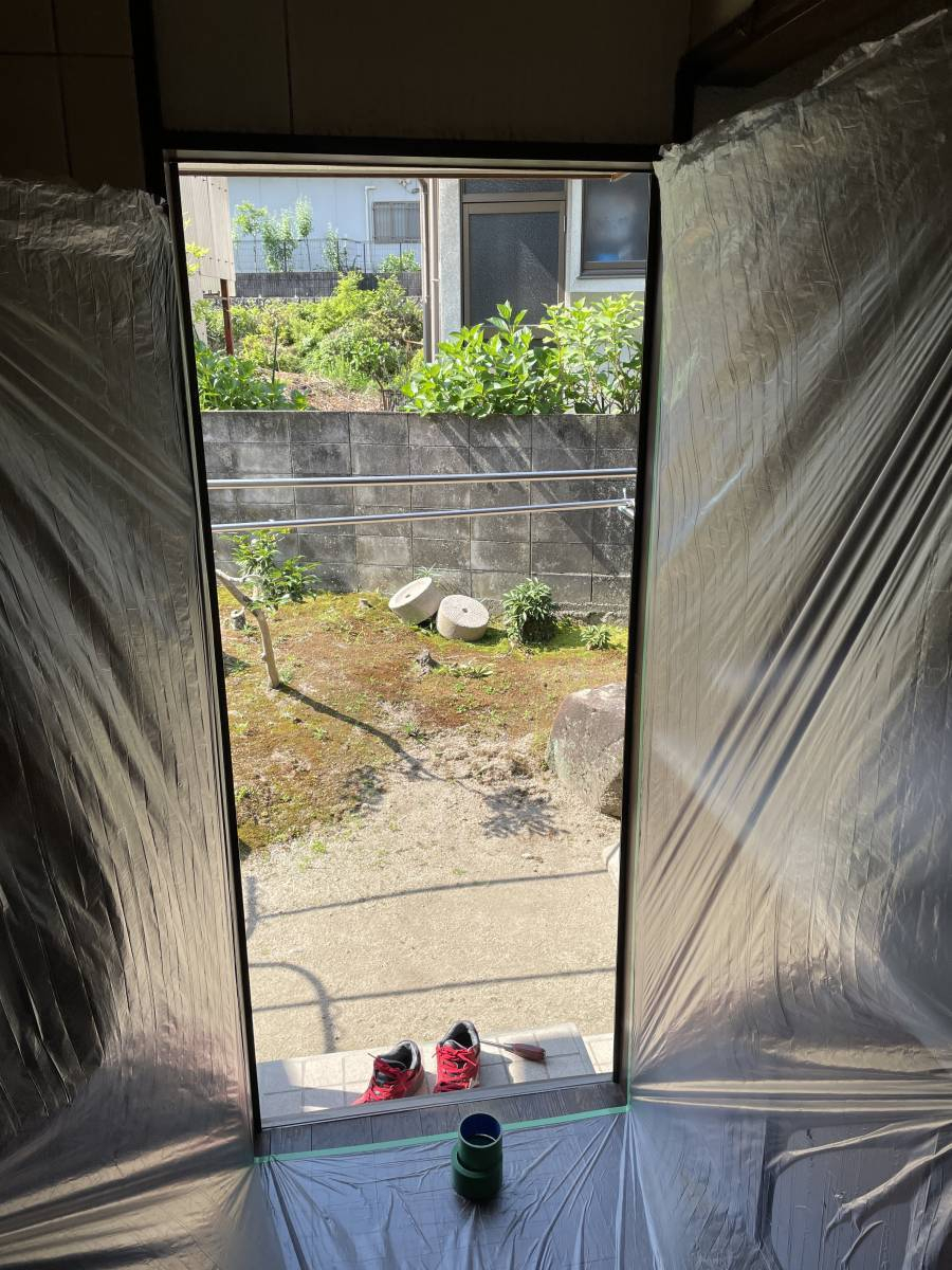 広島ガラス建材トーヨー住器の1dayリフォーム　リシェント　勝手口ドアの施工前の写真2