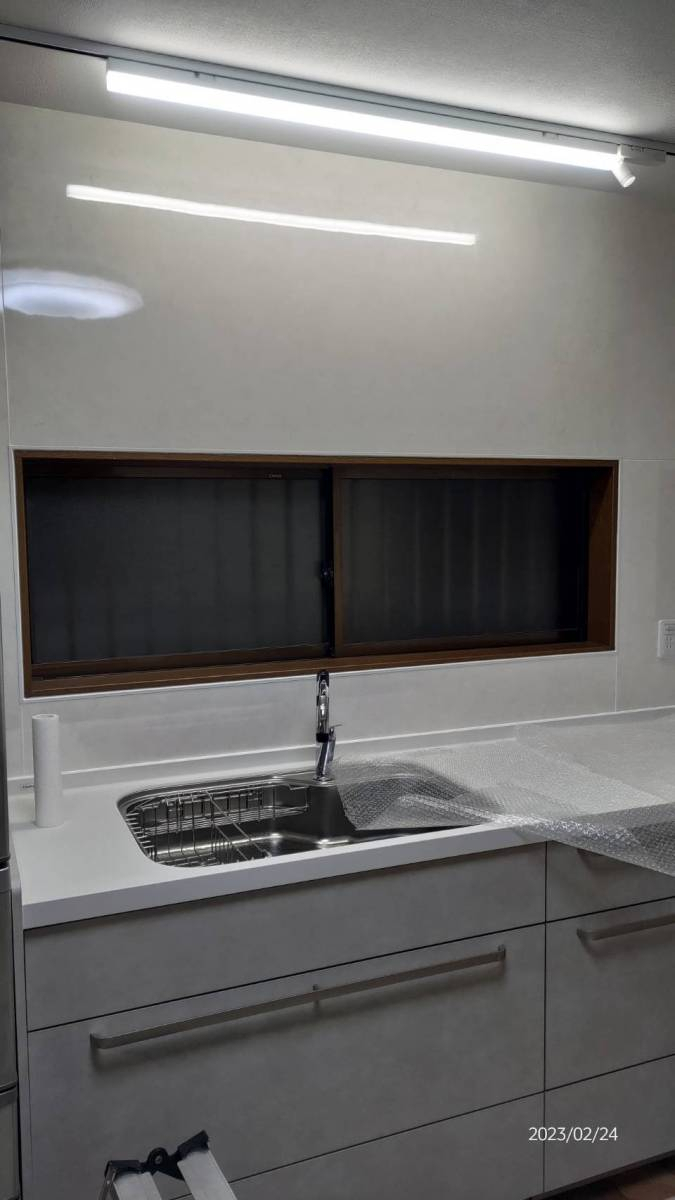 ECO plus so-yu-のキッチンと洗面室に内窓設置　すきま風をシャットダウン！の施工前の写真1