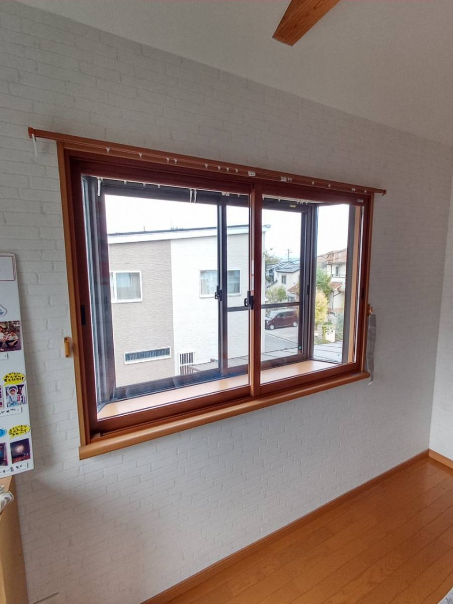 ECO plus so-yu-の洋室の出窓に 内窓インプラス設置（夏の西日対策・冬の結露対策を）の施工後の写真1