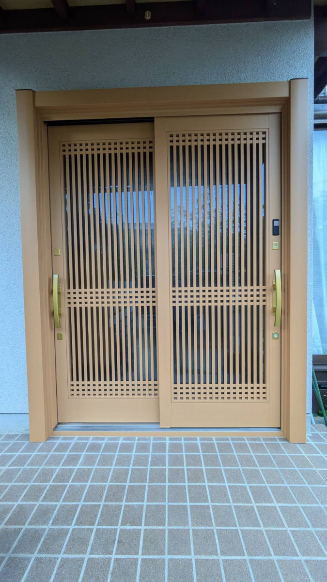 ECO plus so-yu-の【葛城市】玄関引戸のお悩みも1日で解消!の施工後の写真1