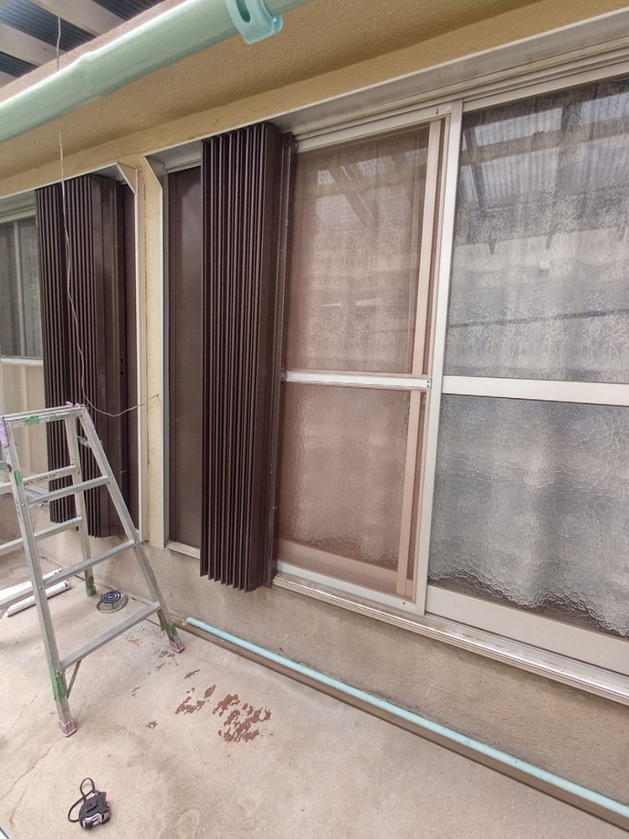 ECO plus so-yu-の【交野市】横引きシャッターを電動シャッターに取替!便利で安心な暮らしにの施工前の写真1