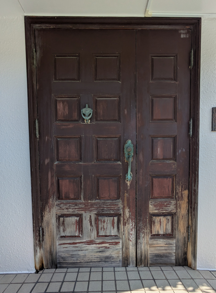 ECO plus so-yu-の木製親子ドア（ヤマハ製）のスピード取替！の施工前の写真1