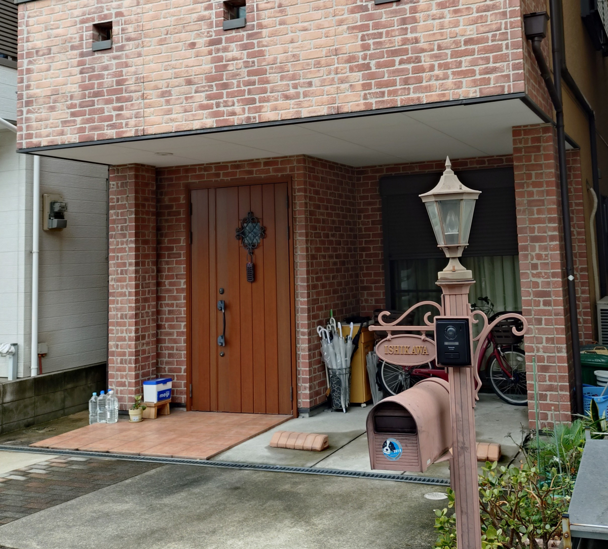 ECO plus so-yu-の【大阪市】雨・紫外線・ほこりから愛車を守るワイドカーポート！の施工前の写真1