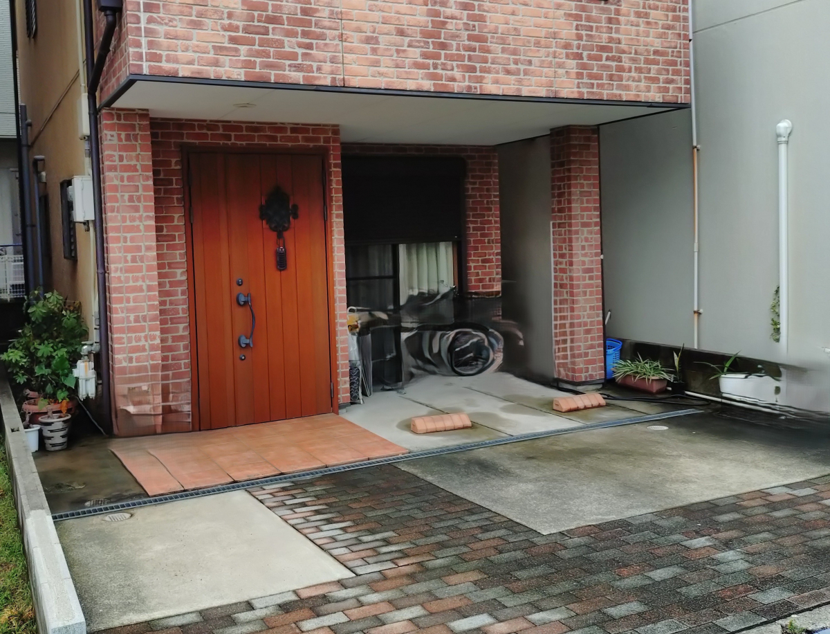 ECO plus so-yu-の【大阪市】雨・紫外線・ほこりから愛車を守るワイドカーポート！の施工前の写真2