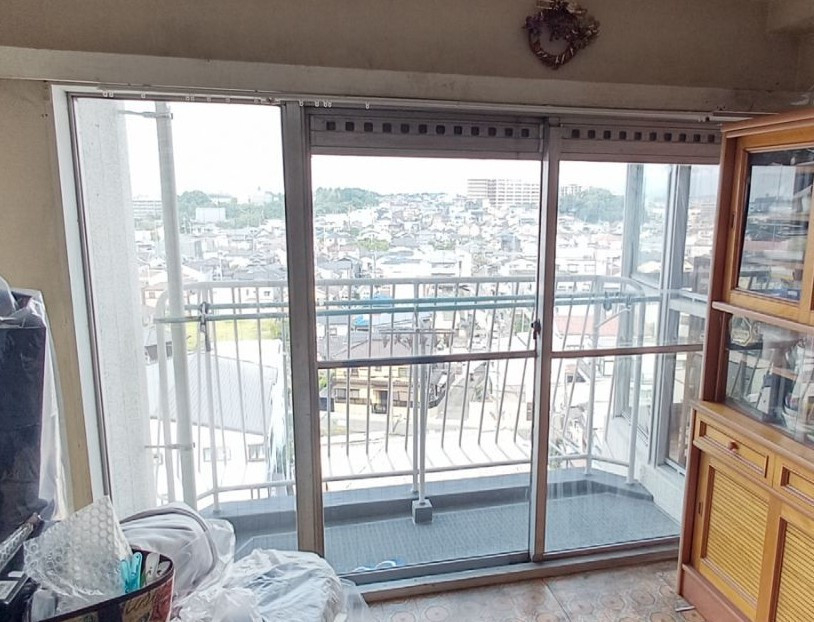 ECO plus so-yu-の【茨木市】コーナー変形部にも内窓設置！の施工前の写真1