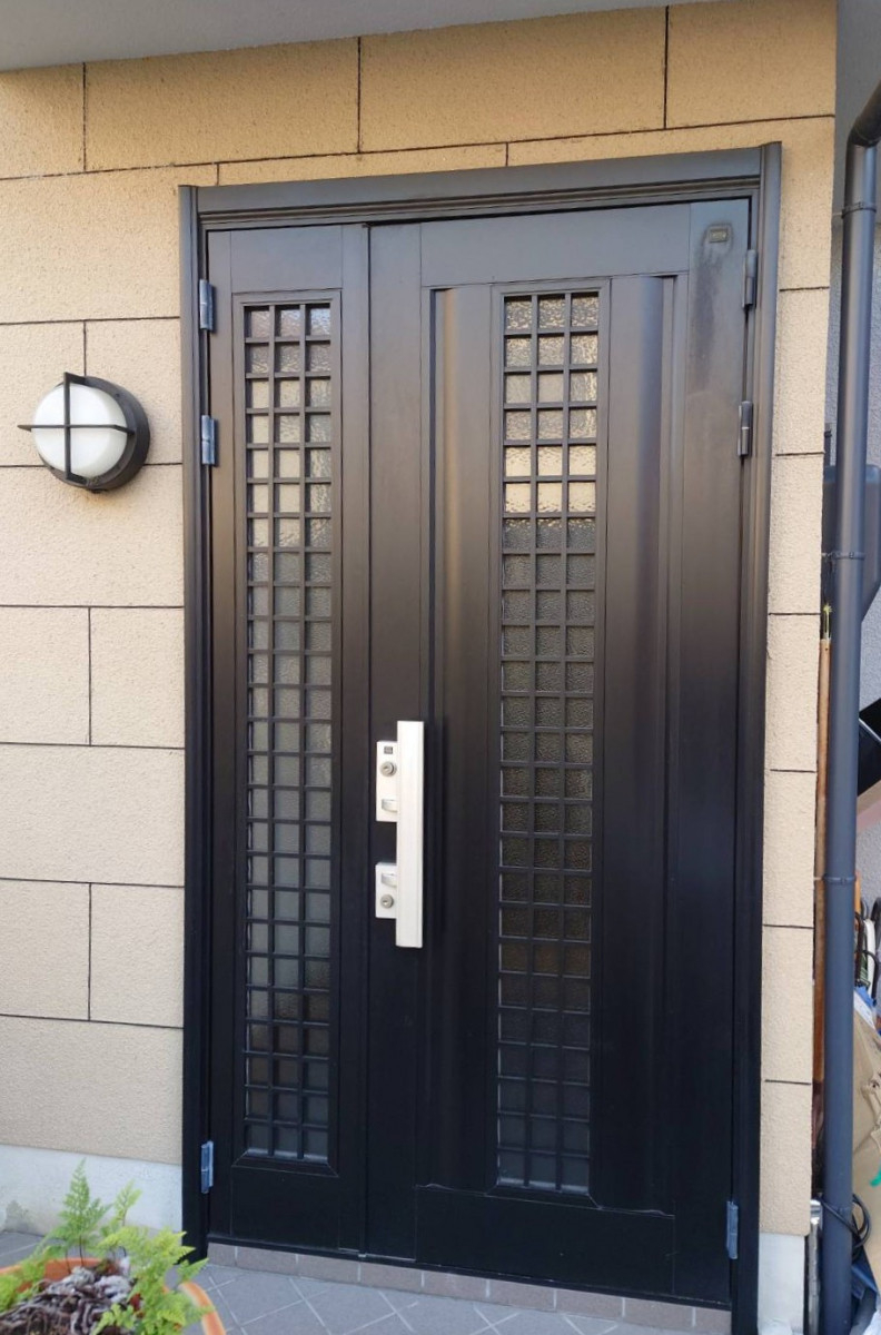 ECO plus so-yu-の【高槻市】内窓設置＋玄関ドアカバー工法で　補助金活用！！の施工前の写真1