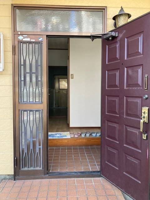 ECO plus so-yu-の玄関親子ドア取替　デザイン一新リフレッシュ！の施工前の写真3