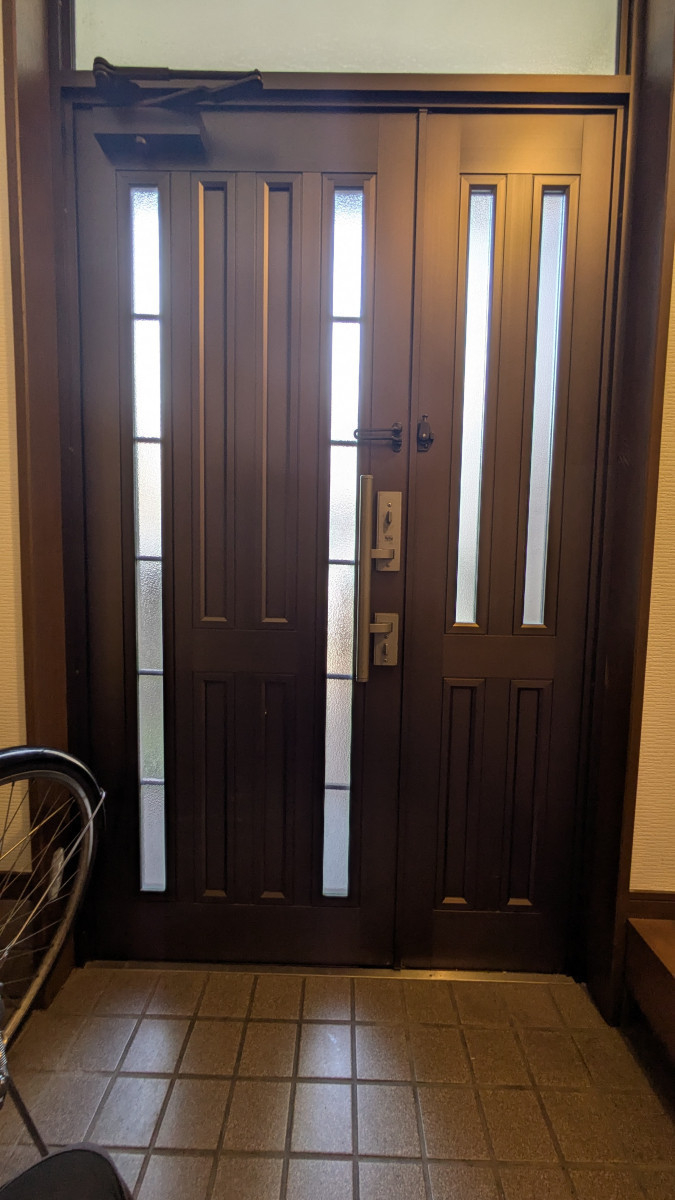 ECO plus so-yu-の【大山崎町】玄関ドア取替｜補助金で断熱ドアへリフォームの施工前の写真2