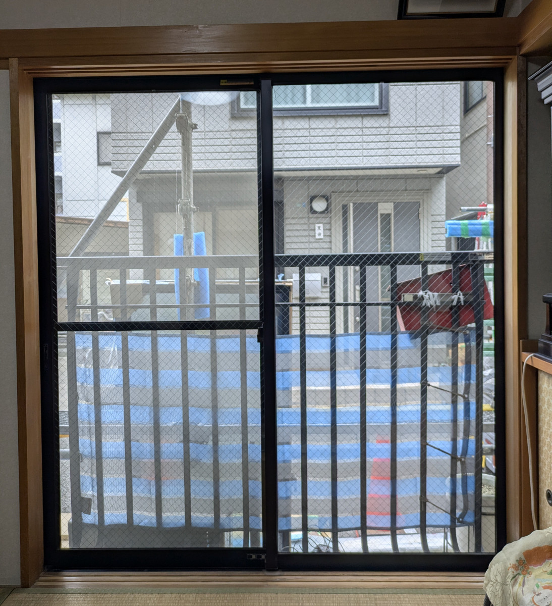 ECO plus so-yu-の【神戸市】寝室の寒さと騒音を一気に解決！窓リフォーム（リプラス-カバー工法）の施工前の写真1