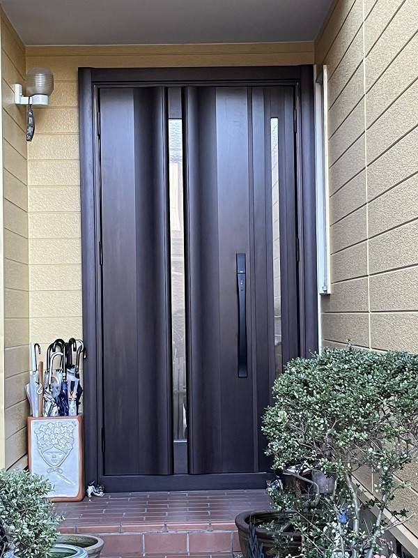 ECO plus so-yu-の玄関の寒さ対策　断熱玄関ドアに取替！！の施工後の写真1