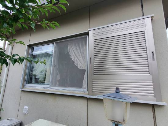 阪神北トーヨー住器の採風雨戸工事させて頂きました施工事例写真1
