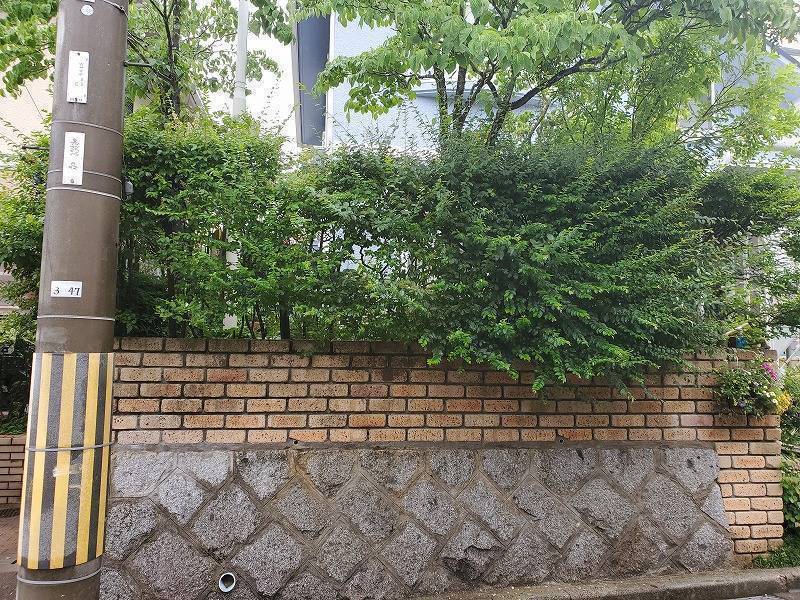 阪神北トーヨー住器のフェンス取付させて頂きましたの施工前の写真1