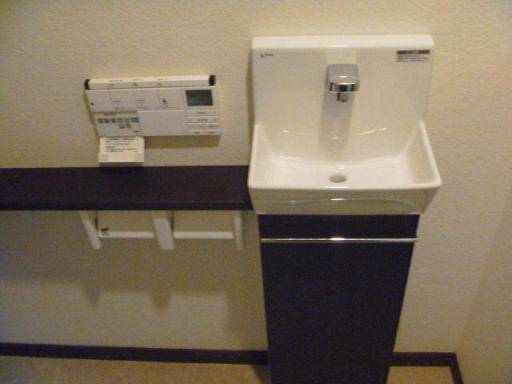 阪神北トーヨー住器のトイレ取替施工例の施工後の写真2