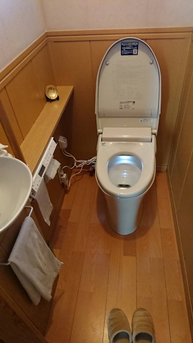 阪神北トーヨー住器のトイレ取替施工例の施工後の写真2