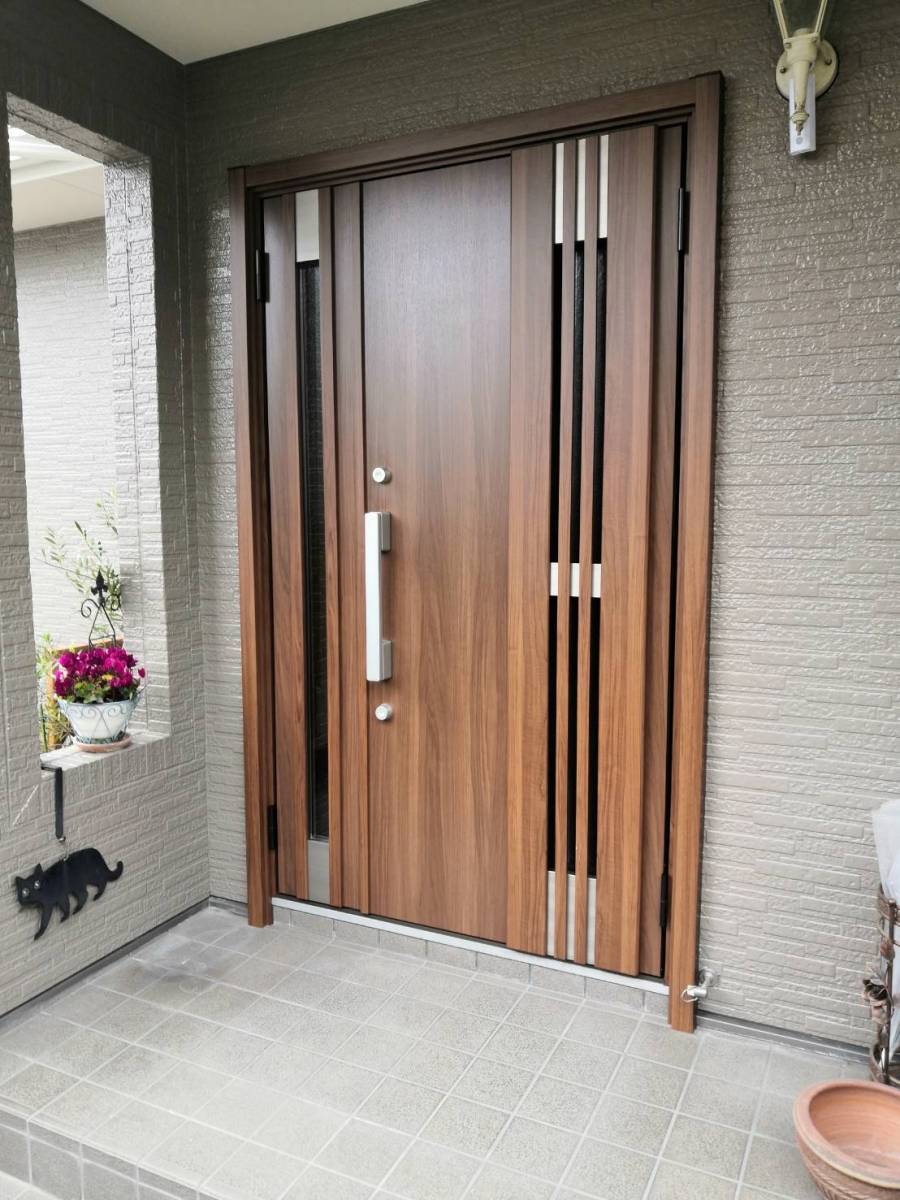 阪神北トーヨー住器の玄関ドア取替施工例の施工後の写真1