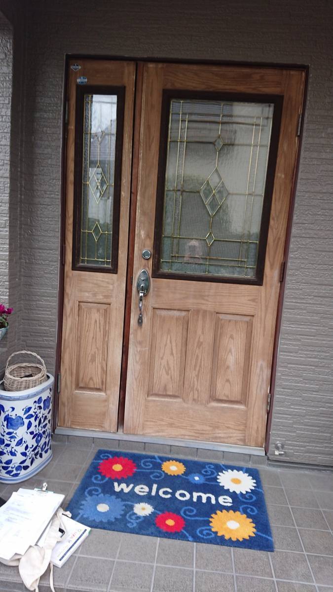 阪神北トーヨー住器の玄関ドア取替施工例の施工前の写真1