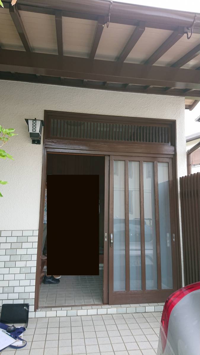 阪神北トーヨー住器のリシェント玄関引戸取替施工例の施工前の写真1