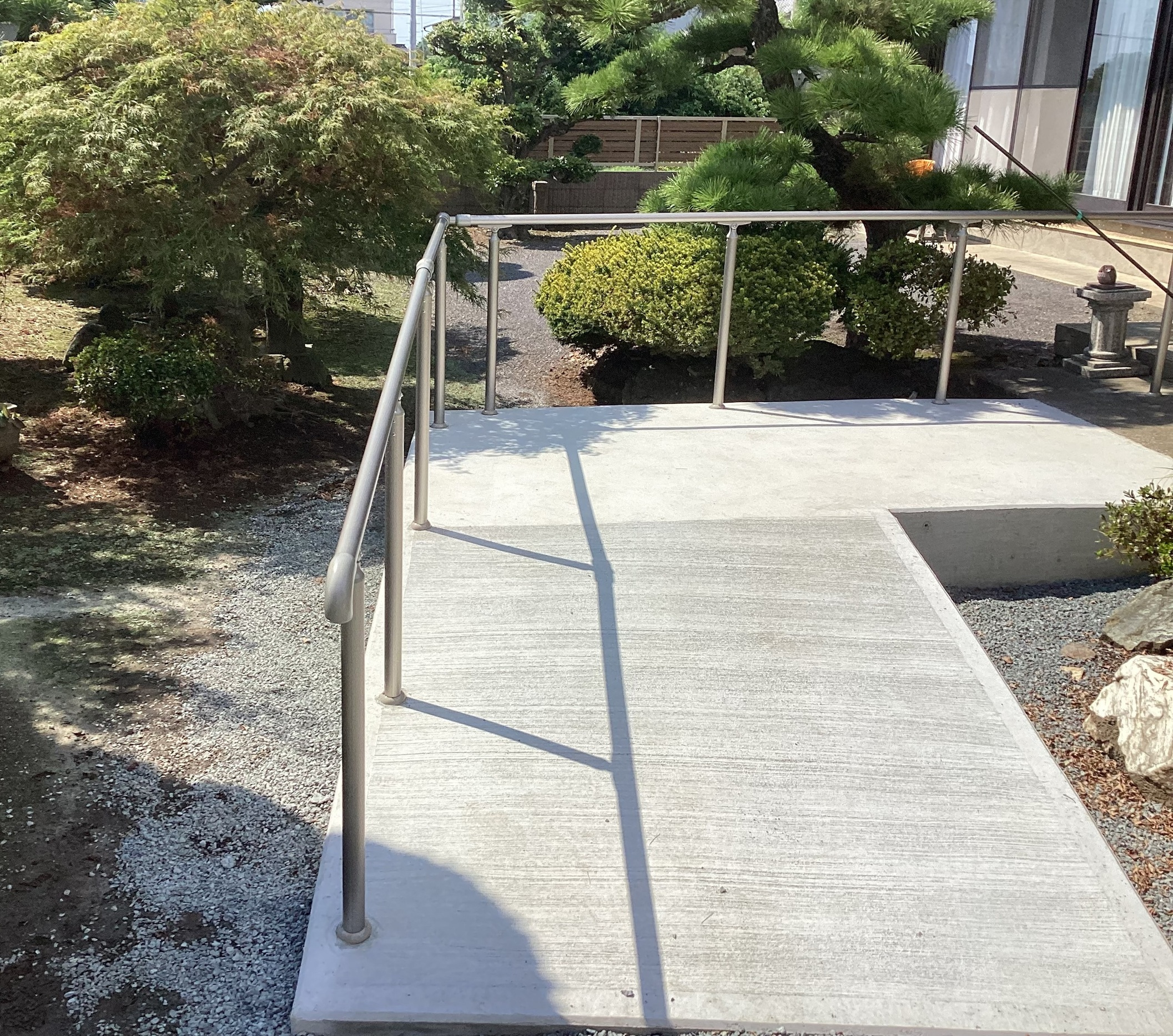 歩行補助手すりの取付工事 西幸のブログ 写真2