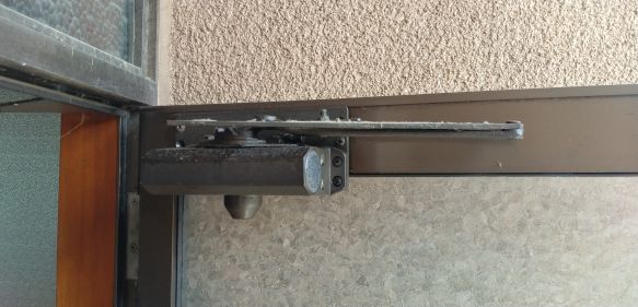 【交換事例あり】ドアの閉まりが気になる方必見！西幸で部品修理できます🛠️ 西幸のブログ 写真1