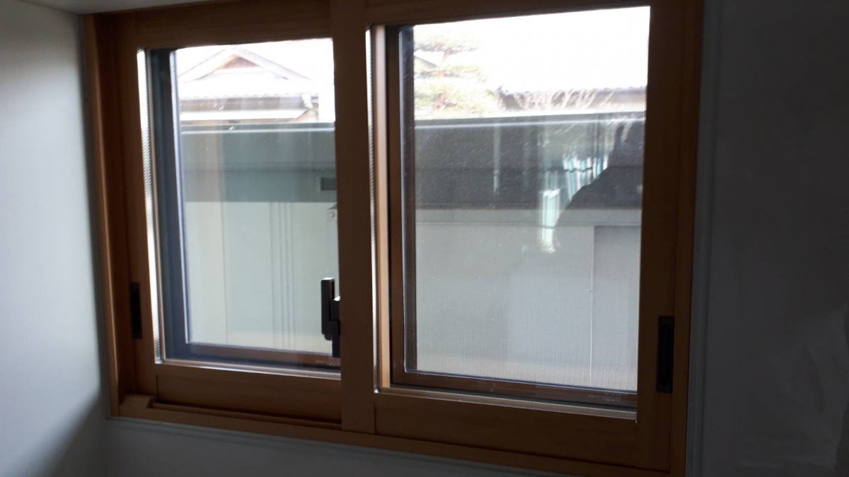 西幸の小さい窓にも内窓つけて断熱アップの施工後の写真1