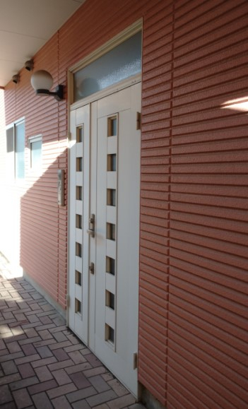 西幸の群馬県太田市　玄関リフォーム　手動から電気錠にしましたの施工前の写真1
