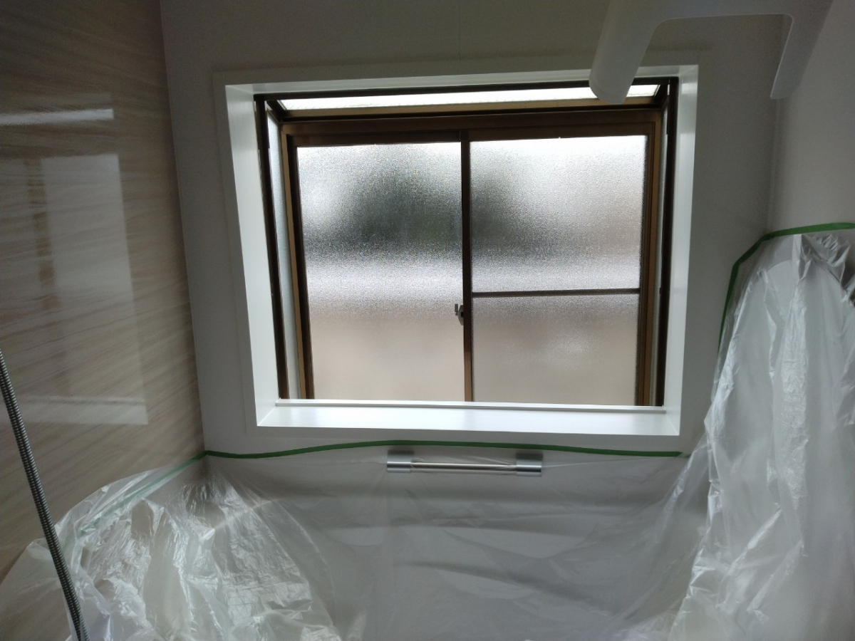 西幸の群馬県伊勢崎市　浴室の内窓インプラス　1ｄａｙリフォームの施工前の写真1