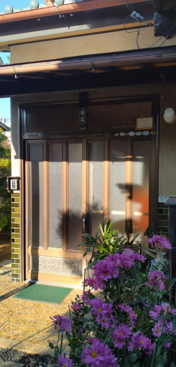西幸のリシェント玄関引戸で防犯性能アップ!の施工前の写真1